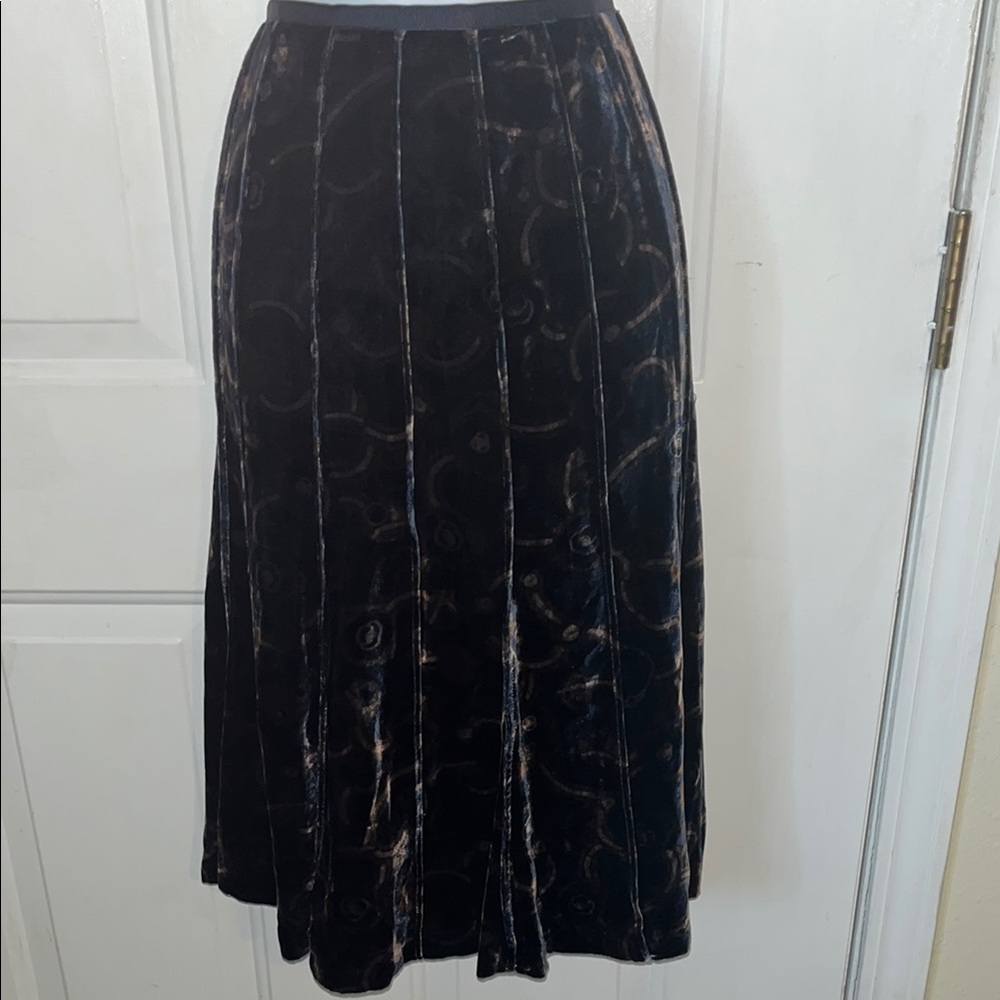 Elegant Brown Velvet Skirt